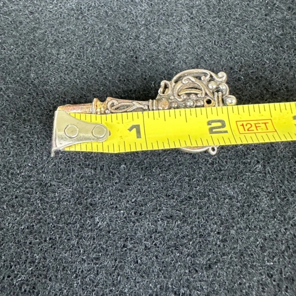 Vintage L.I.W. Co 1950 key tie‎ clip, brooch, EUC